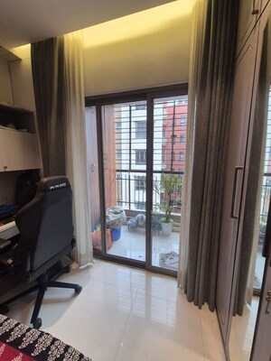 Room in 2 BHK Apartment at Siddha Happyville, Rajarhat New Town – for Sale