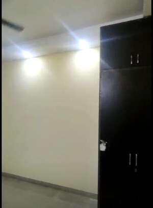 Room in 3 BHK Builder Floor at Vasundhara – for Rent