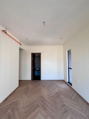 Room in 3 BHK Apartment at Raymond The Invictus By GS, Pokhran Road No One – for Rent