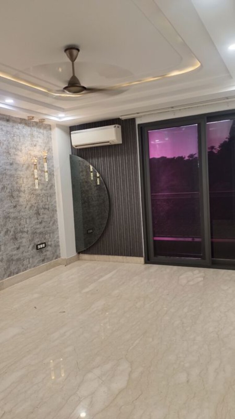  Parking, new rajinder nagar 3 Bedroom 265 Sq.Yd. Builder Floor In New Rajinder Nagar Delhi 10742040