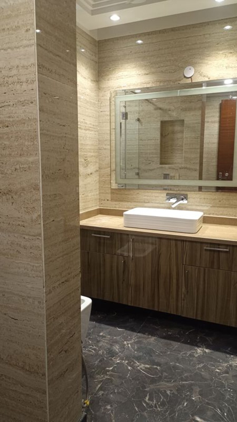 Bathroom, new rajinder nagar 3 Bedroom 265 Sq.Yd. Builder Floor In New Rajinder Nagar Delhi 10742040