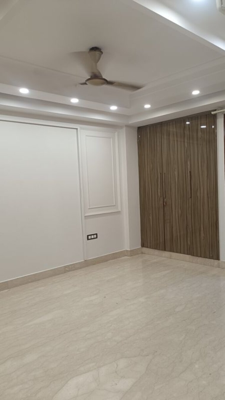 Room, new rajinder nagar 3 Bedroom 265 Sq.Yd. Builder Floor In New Rajinder Nagar Delhi 10742040