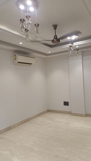 Room in 3 BHK Builder Floor at New Rajinder Nagar – for Sale