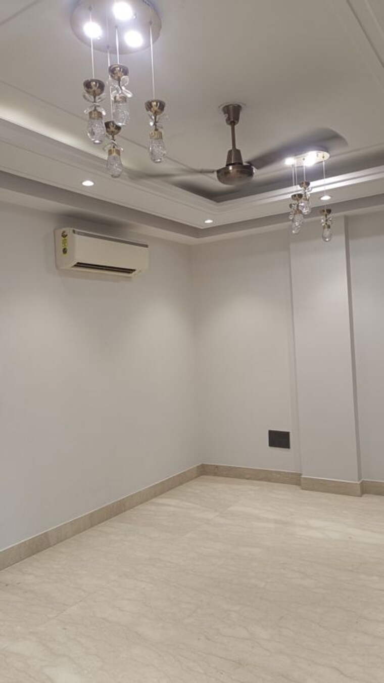Room, new rajinder nagar 3 Bedroom 265 Sq.Yd. Builder Floor In New Rajinder Nagar Delhi 10742040
