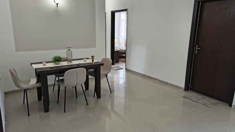 Room, omaxe-palm-greens 3 Bedroom 1700 Sq.Ft. Apartment In Mu Greater Noida Greater Noida 10742048