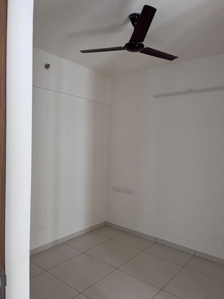 Room, godrej-nirvaan 1 Bedroom 461 Sq.Ft. Apartment In Themghar Thane 10740064