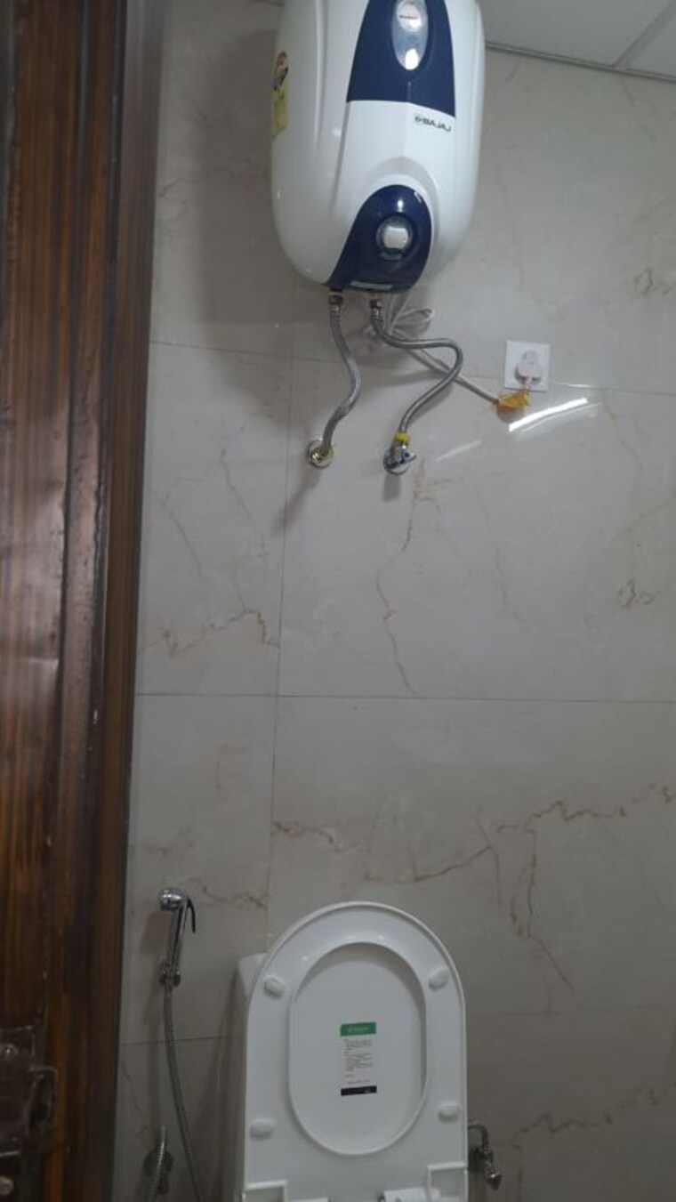 Bathroom, smart-world-gems 3 Bedroom 1423 Sq.Ft. Apartment In Sector 89 Gurgaon 10742041