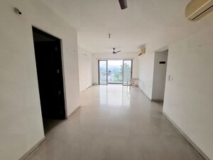 Room in 3 BHK Apartment at Lodha Golflinks, Dombivli East – for Rent