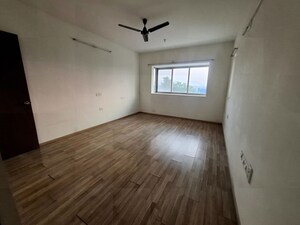 Room in 3 BHK Apartment at Lodha Golflinks, Dombivli East – for Rent