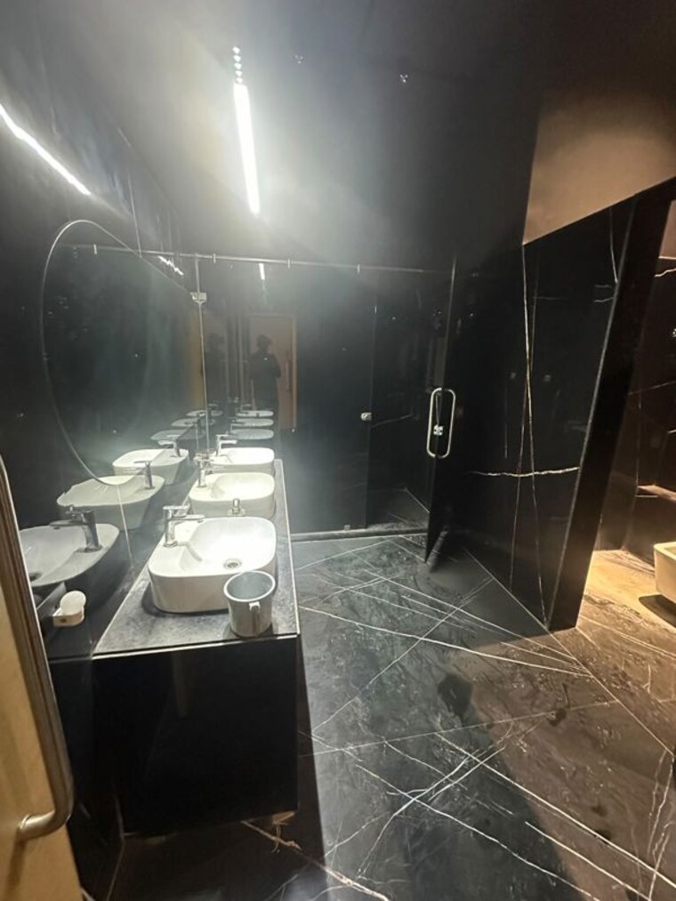 Team Area, sindhubhavan Commercial Office Space 7100 Sq.Ft. In Sindhubhavan Ahmedabad 10742043