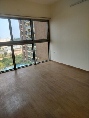 Room in 2 BHK Apartment at Amanora Adreno Towers, Hadapsar – for Sale
