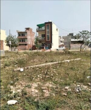  Plot For Sale in Sector 77