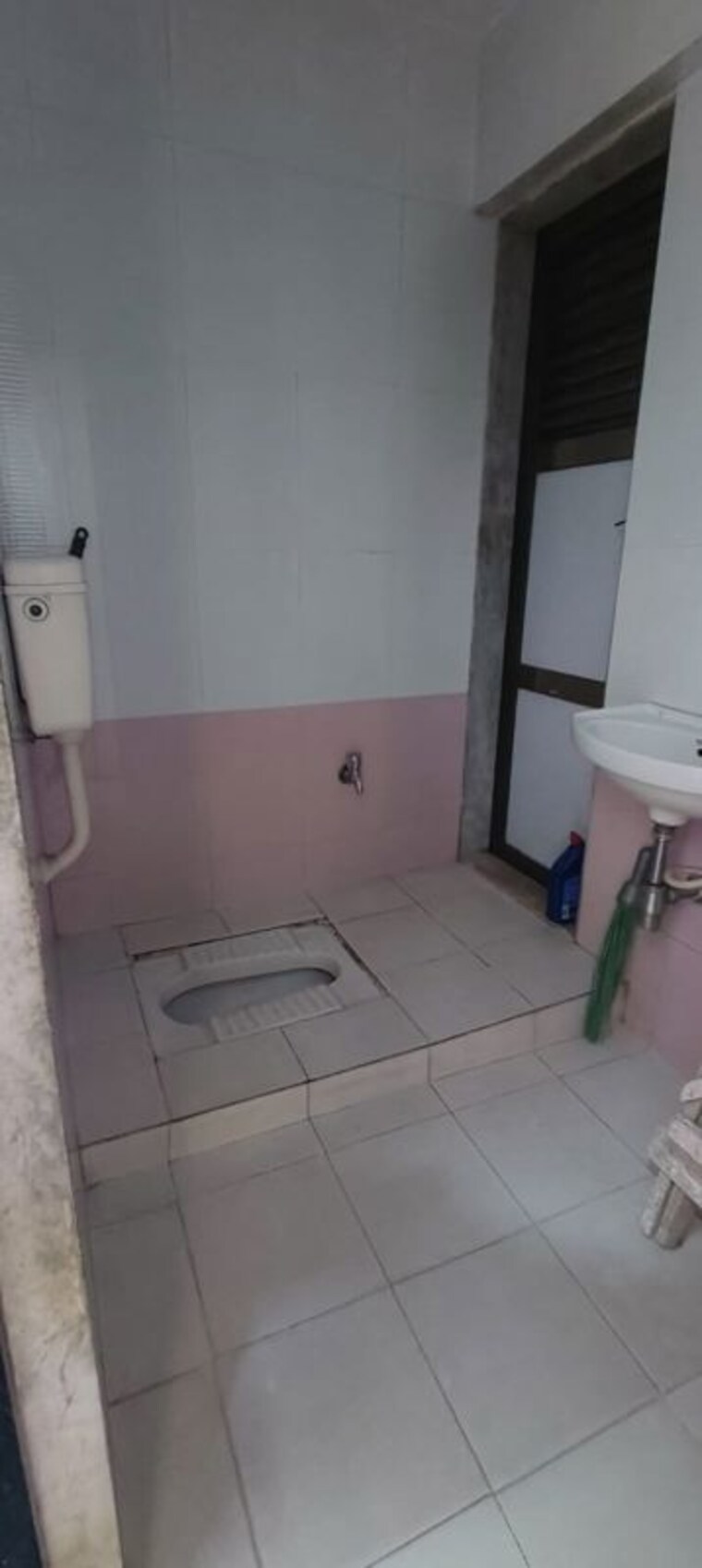 Bathroom, ashok-nagar-complex-ashok-nagar 2 Bedroom 720 Sq.Ft. Apartment In Ashok Nagar Thane 10742214
