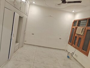 Bedroom in 3 BHK Builder Floor at Sector 21 – for Rent