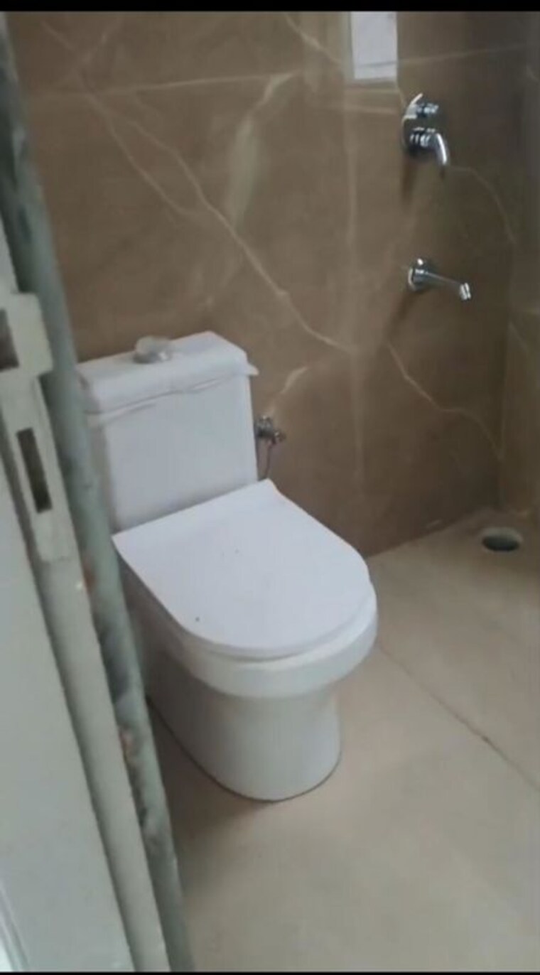 Bathroom, smart-world-gems 2.5 Bedroom 1194 Sq.Ft. Apartment In Sector 89 Gurgaon 10742238