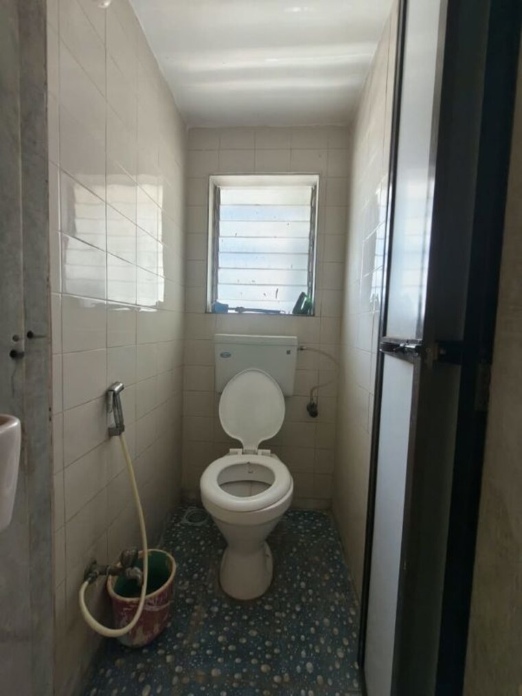 Bathroom, vastu-anand-apartment 1 Bedroom 650 Sq.Ft. Apartment In Kalwa Thane 10742273