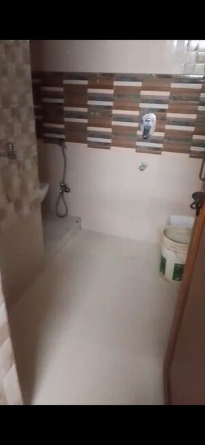 Room in 2 BHK Apartment at Lajpat Nagar – for Rent