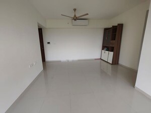 2 BHK Apartment For Rent in Lodha Splendora River View, Ghodbunder Road