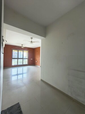 Room in 3 BHK Apartment at Upper Crust, Kalwa – for Rent