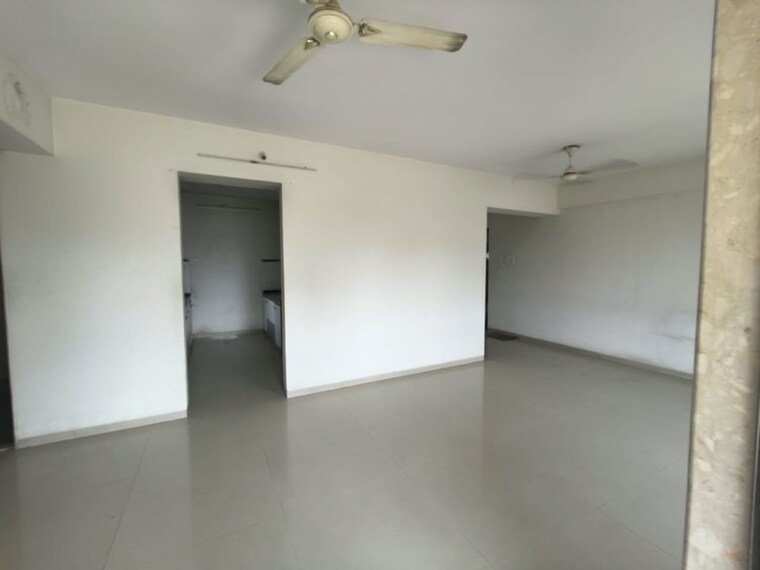 Room, upper-crust 3 Bedroom 1400 Sq.Ft. Apartment In Kalwa Thane 10742289
