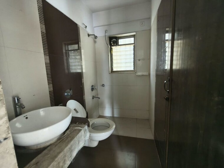 Bathroom, upper-crust 3 Bedroom 1400 Sq.Ft. Apartment In Kalwa Thane 10742289