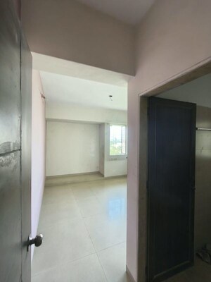 Room in 3 BHK Apartment at Upper Crust, Kalwa – for Rent