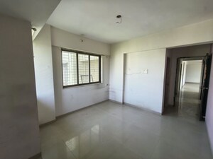 Room in 3 BHK Apartment at Upper Crust, Kalwa – for Rent