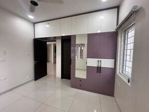 Room in 2 BHK Apartment at Aparna Zenon, Puppalaguda – for Rent