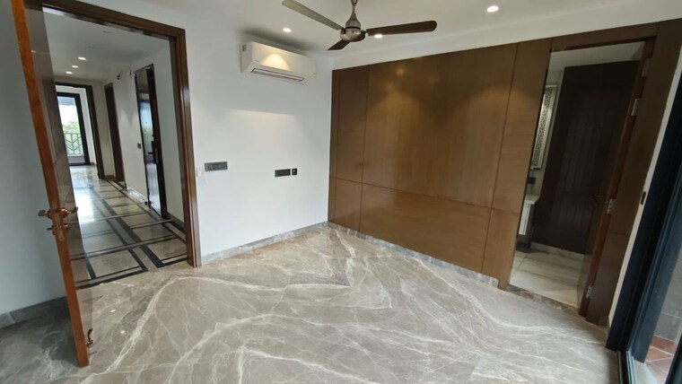 Room, nizamuddin east 3 Bedroom 1500 Sq.Ft. Builder Floor In Nizamuddin East Delhi 10742301