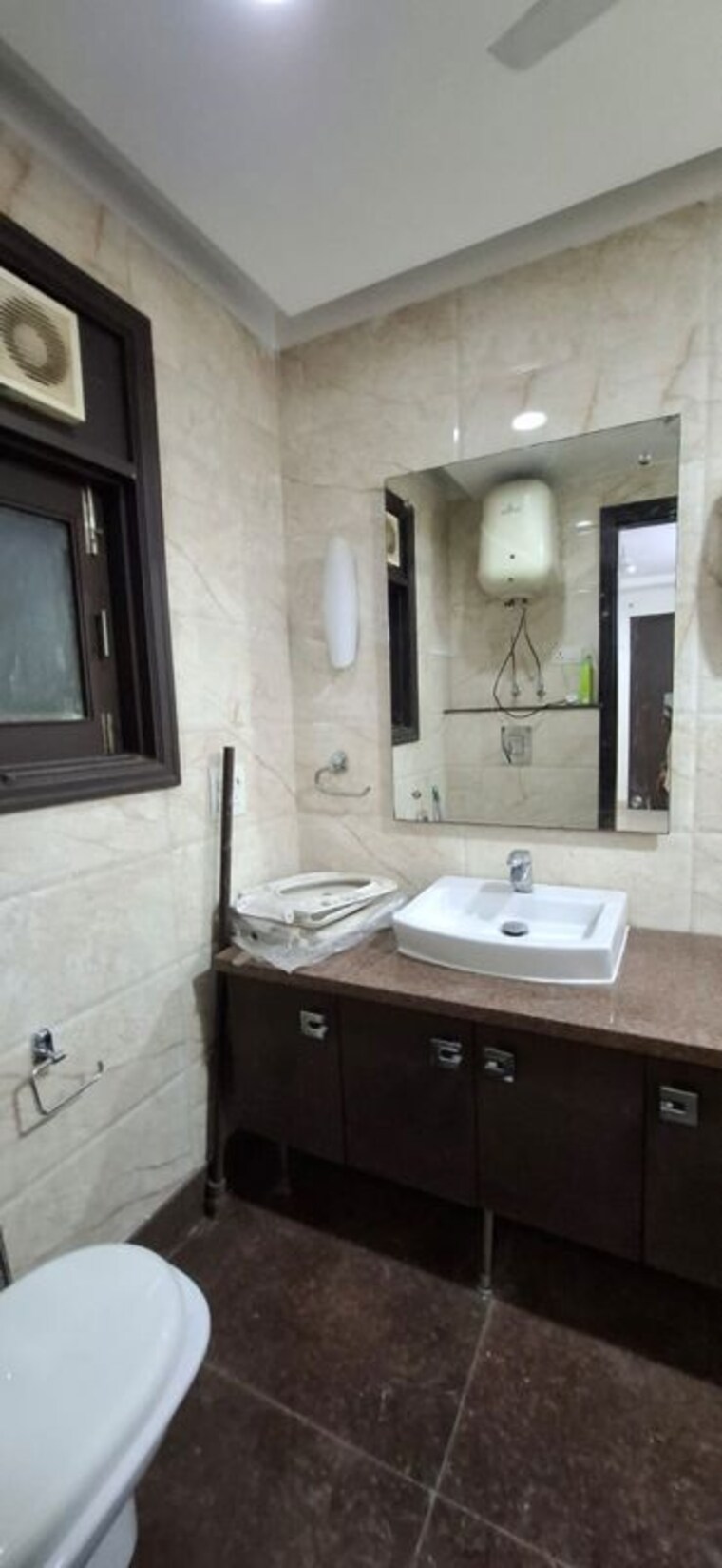 Bathroom, kalkaji 3 Bedroom 1800 Sq.Ft. Builder Floor In Kalkaji Delhi 10742256