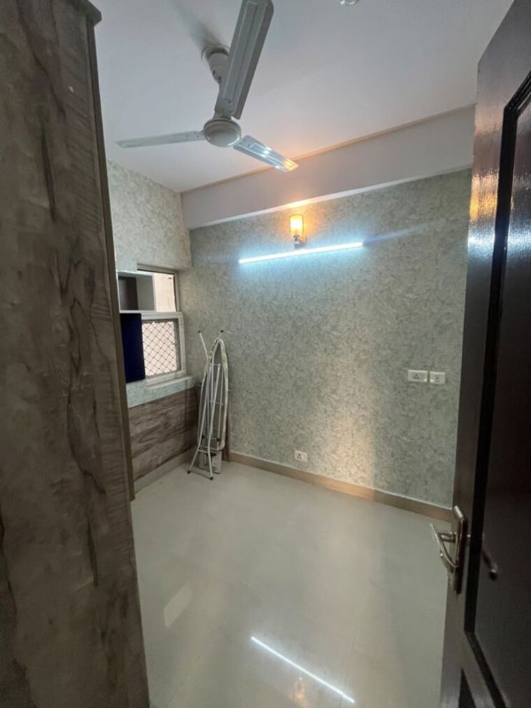 Bathroom, nimbus-the-hyde-park 3 Bedroom 1550 Sq.Ft. Apartment In Sector 78 Noida 10742331