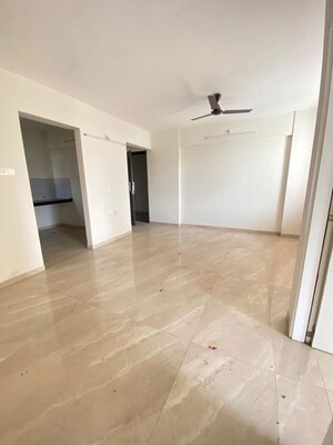 Room in 2 BHK Apartment at Florida River Bank, Mundhwa – for Rent