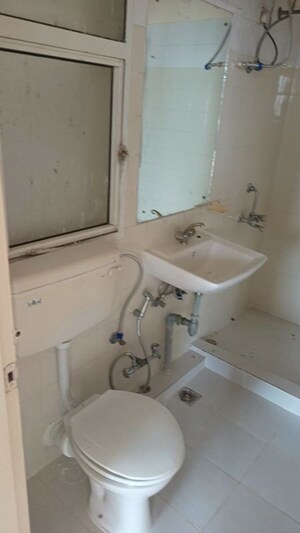 Bathroom in 3 BHK Apartment at DLF Ridgewood Estate, Dlf Phase iv – for Rent