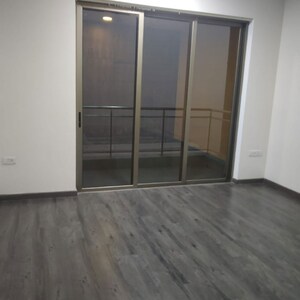 Room in 3.5 BHK Apartment at Ireo Uptown, Sector 66 – for Rent