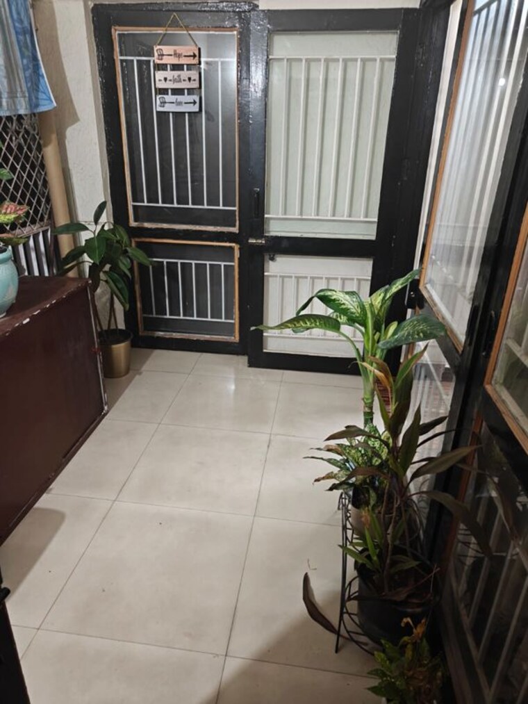 Balcony, arun-vihar-sector-37 2.5 Bedroom 1100 Sq.Ft. Apartment In Sector 37 Noida 10742408