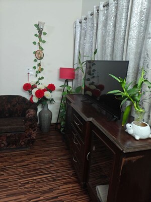 Living Room in 2.5 BHK Apartment at Arun Vihar Sector 37, Sector 37 – for Sale