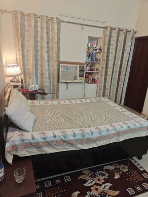 Bedroom in 2.5 BHK Apartment at Arun Vihar Sector 37, Sector 37 – for Sale