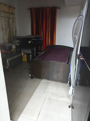 Team Area in 2.5 BHK Apartment at Arun Vihar Sector 37, Sector 37 – for Sale