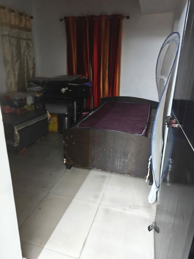 Team Area, arun-vihar-sector-37 2.5 Bedroom 1100 Sq.Ft. Apartment In Sector 37 Noida 10742408
