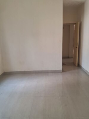 Room in 2 BHK Apartment at Kumar Padmalaya, Aundh – for Rent