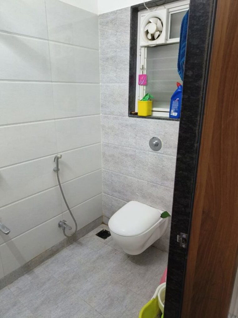 Bathroom, venkatesh-graffiti 2 Bedroom 700 Sq.Ft. Apartment In Keshav Nagar Pune 10742374