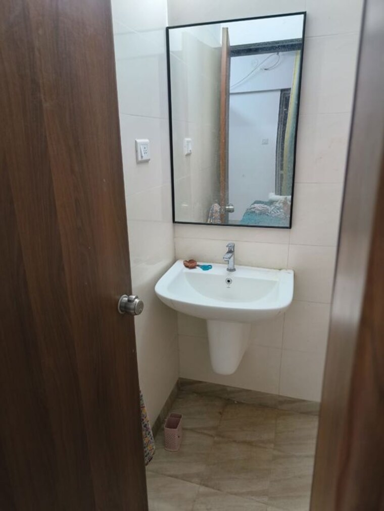 Bathroom, venkatesh-graffiti 2 Bedroom 700 Sq.Ft. Apartment In Keshav Nagar Pune 10742374