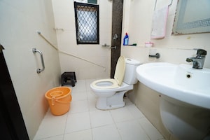 Bathroom in 3 BHK Apartment at Amrapali Sapphire, Sector 45 – for Sale