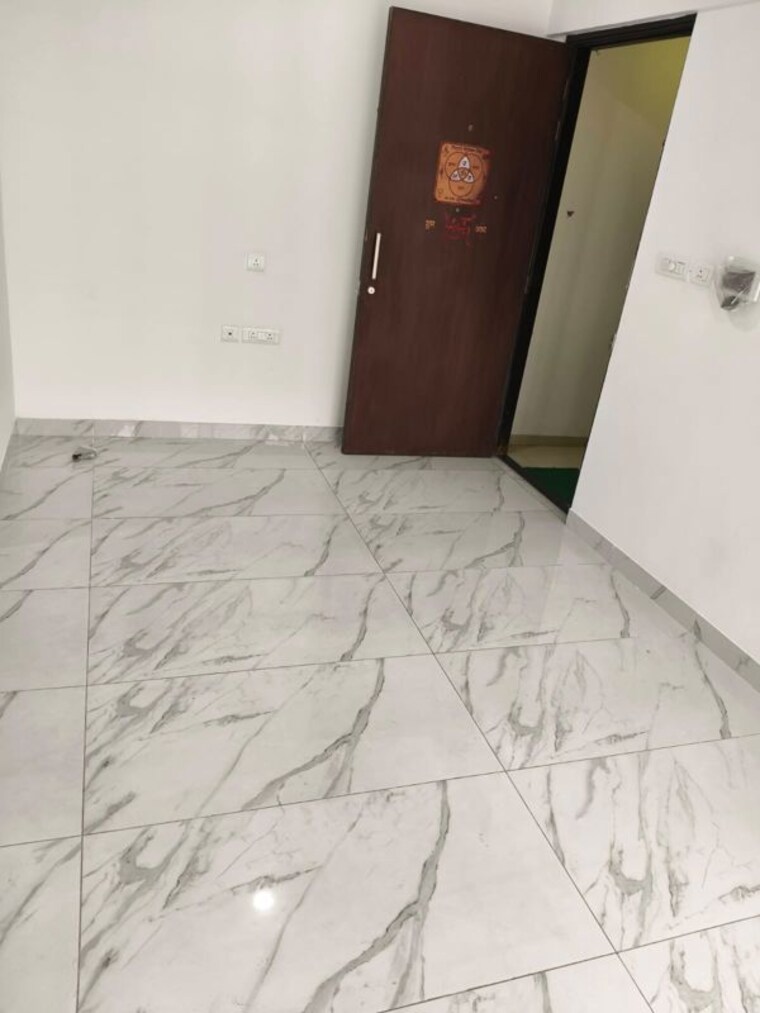Room, pokhran road no two 2 Bedroom 635 Sq.Ft. Apartment In Pokhran Road No Two Thane 10742438