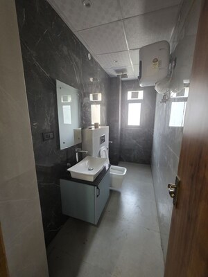 Kitchen in 3 BHK Builder Floor at Sector 57 – for Rent