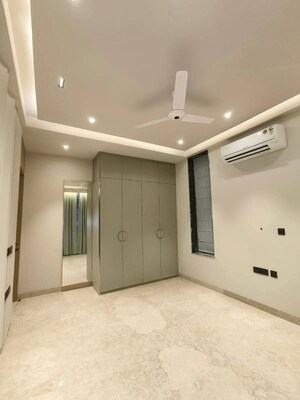 Room in 3.5 BHK Apartment at Saan Verdante, Sector 95 – for Sale