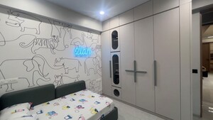Room in 3 BHK Apartment at Vaishnodevi Circle – for Rent