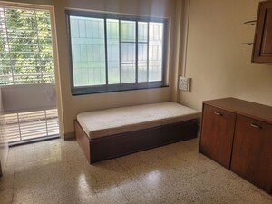 Room in 3 BHK Apartment at Sayli Complex Prabhat Road, Prabhat Road – for Rent