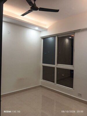 Room in 2 BHK Apartment at Signature Global Prime, Sector 63a – for Rent