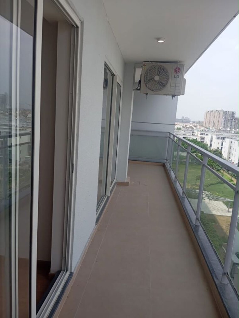 Balcony, suntwilight-phase-2 1.5 Bedroom 1450 Sq.Ft. Apartment In Sector 27 Yamuna Expressway Greater Noida 10742508